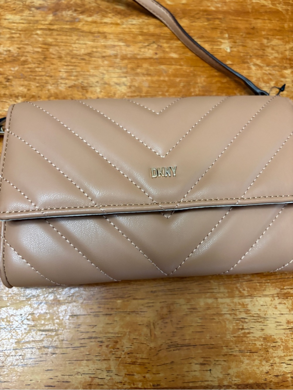 DKNY Tan Quilted Chevron Crossbody Bag - Picture 4 of 7